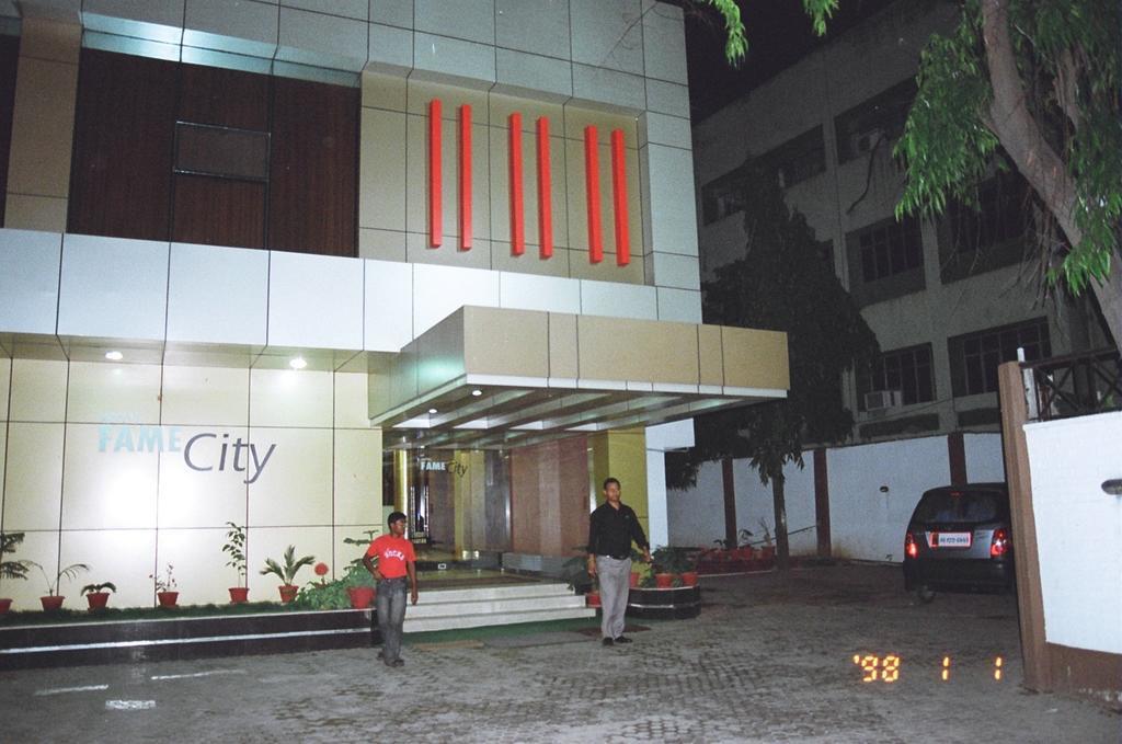 Hotel Fame City Guwahati Ngoại thất bức ảnh